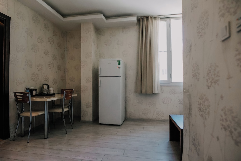 Azd House Hotel 39/50