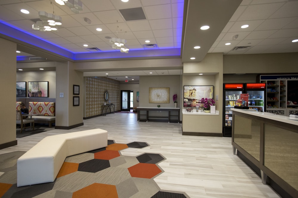Hampton Inn Blue Ash Cincinnati Oh 8/35