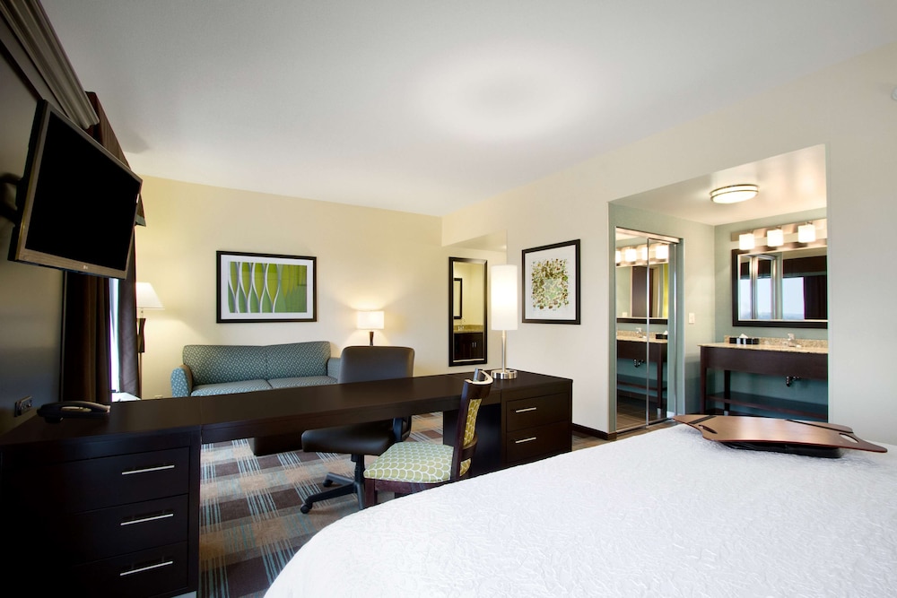 Hampton Inn And Suites York South 11/22