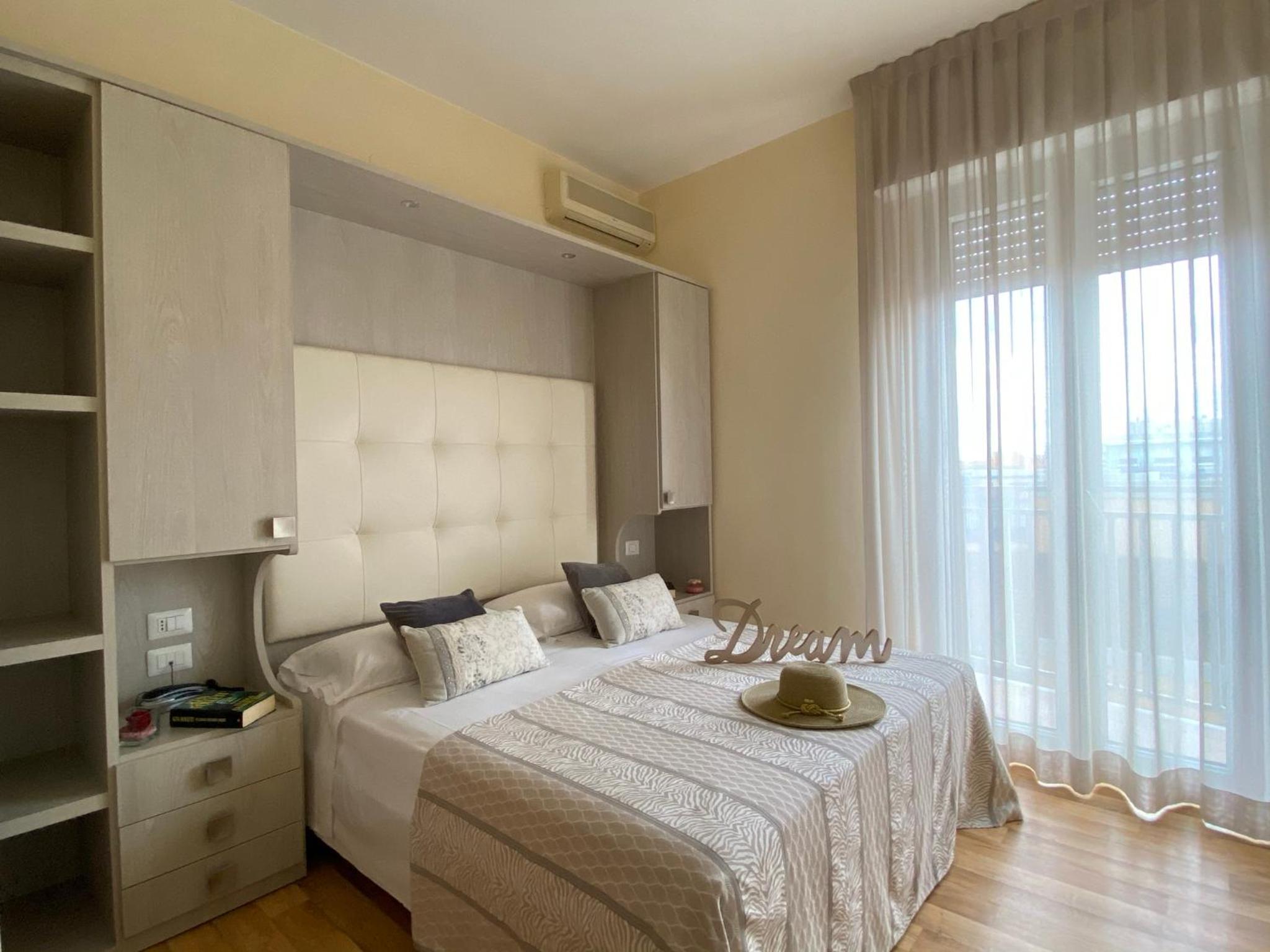 Room, Double or Twin Bed, Side Sea View