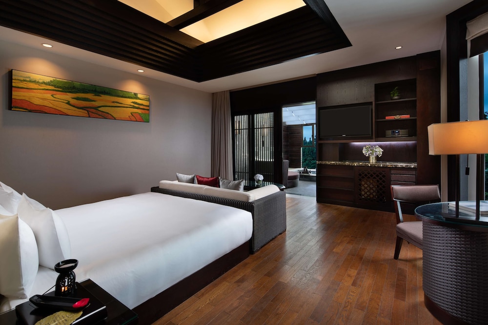 Banyan Tree Tengchong 35/81
