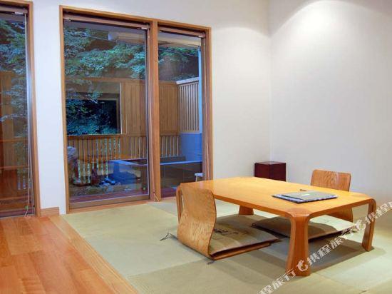 Kitashirakawa Natural Radium Onsen 13/17