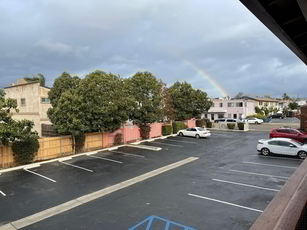 Pacific Inn 32/42