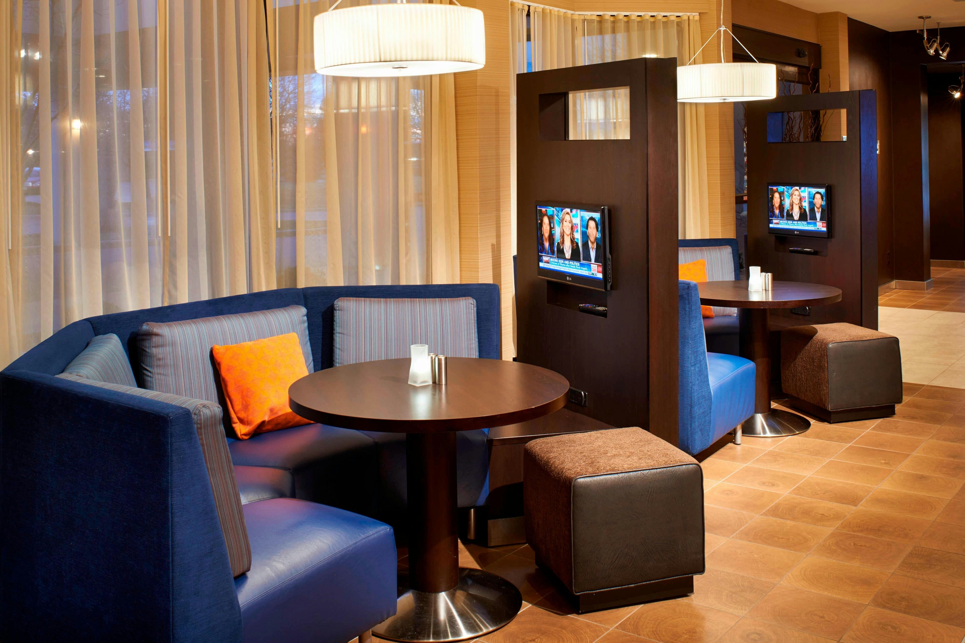 Courtyard by Marriott Toledo Airport Holland 8/15