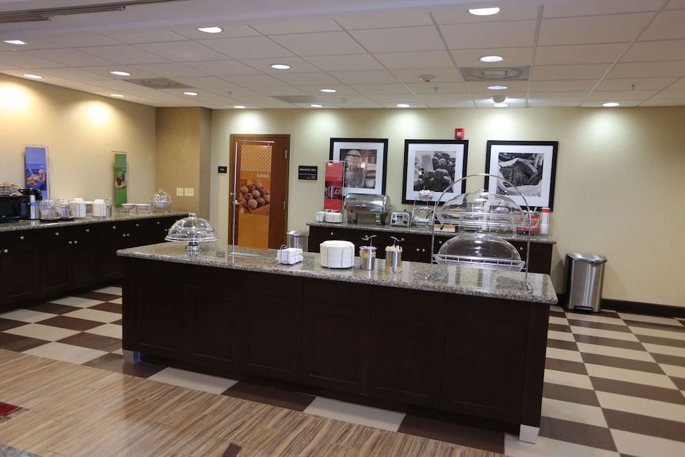 Hampton Inn Atmore 30/52