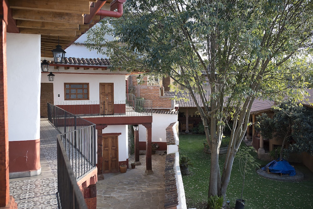 Hotel Posada La Basilica 64/72