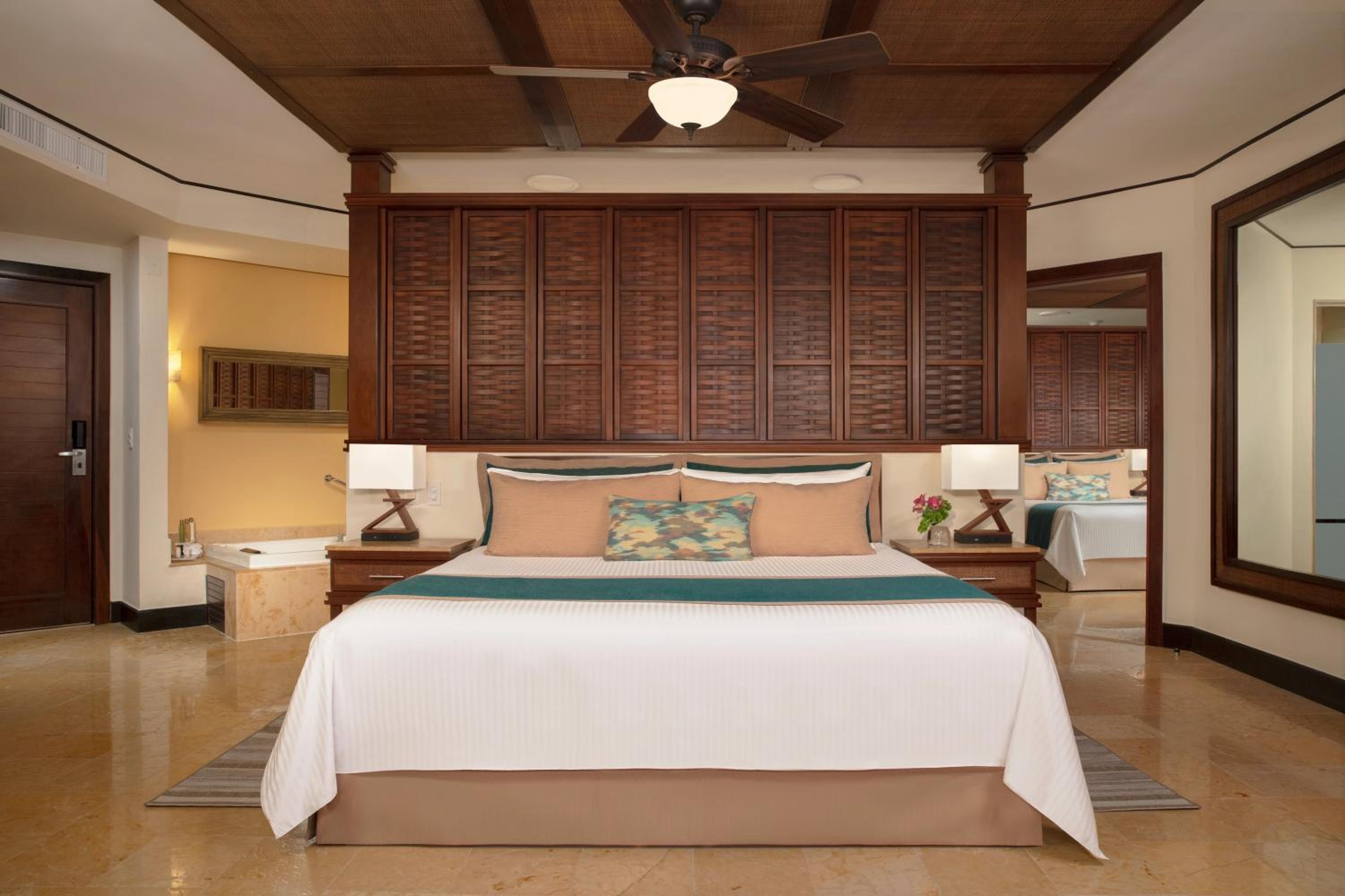 Connecting, Family Suite, Premium, Deluxe, Tropical View