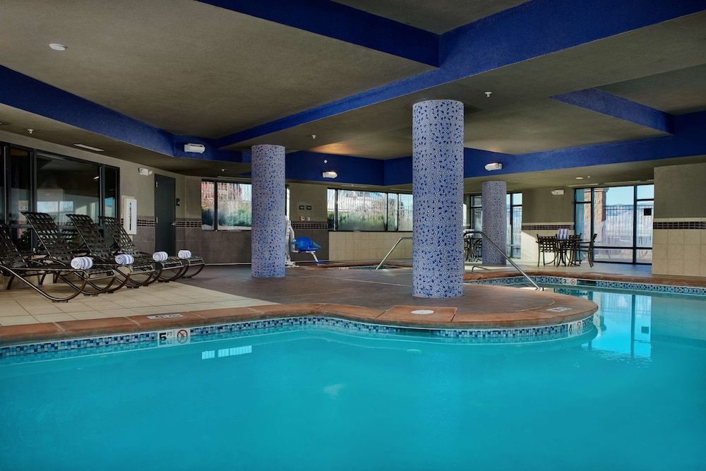 Hampton Inn & Suites Denver/Highlands Ranch 3/82