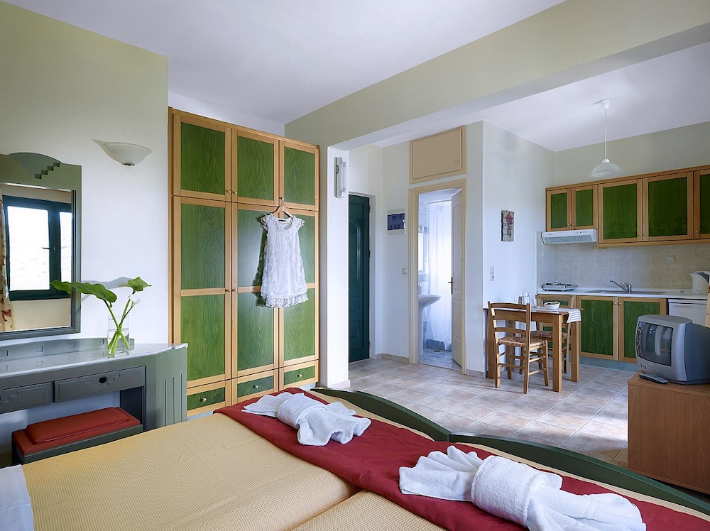 Erivolos Hotel Apartments 8/36