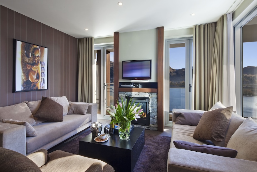 QUEENSTOWN VILLAGE APARTMENTS 26/54