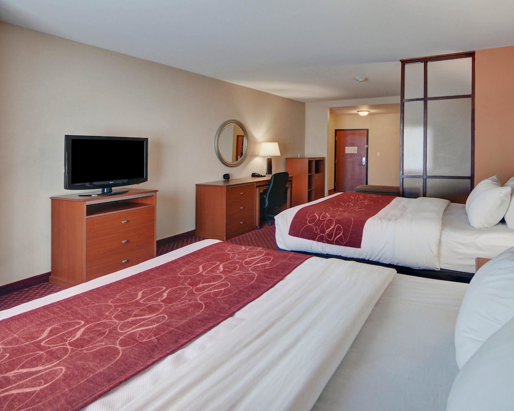 Quality Suites Near Cedar Creek Lake Mabank, TX 8/42