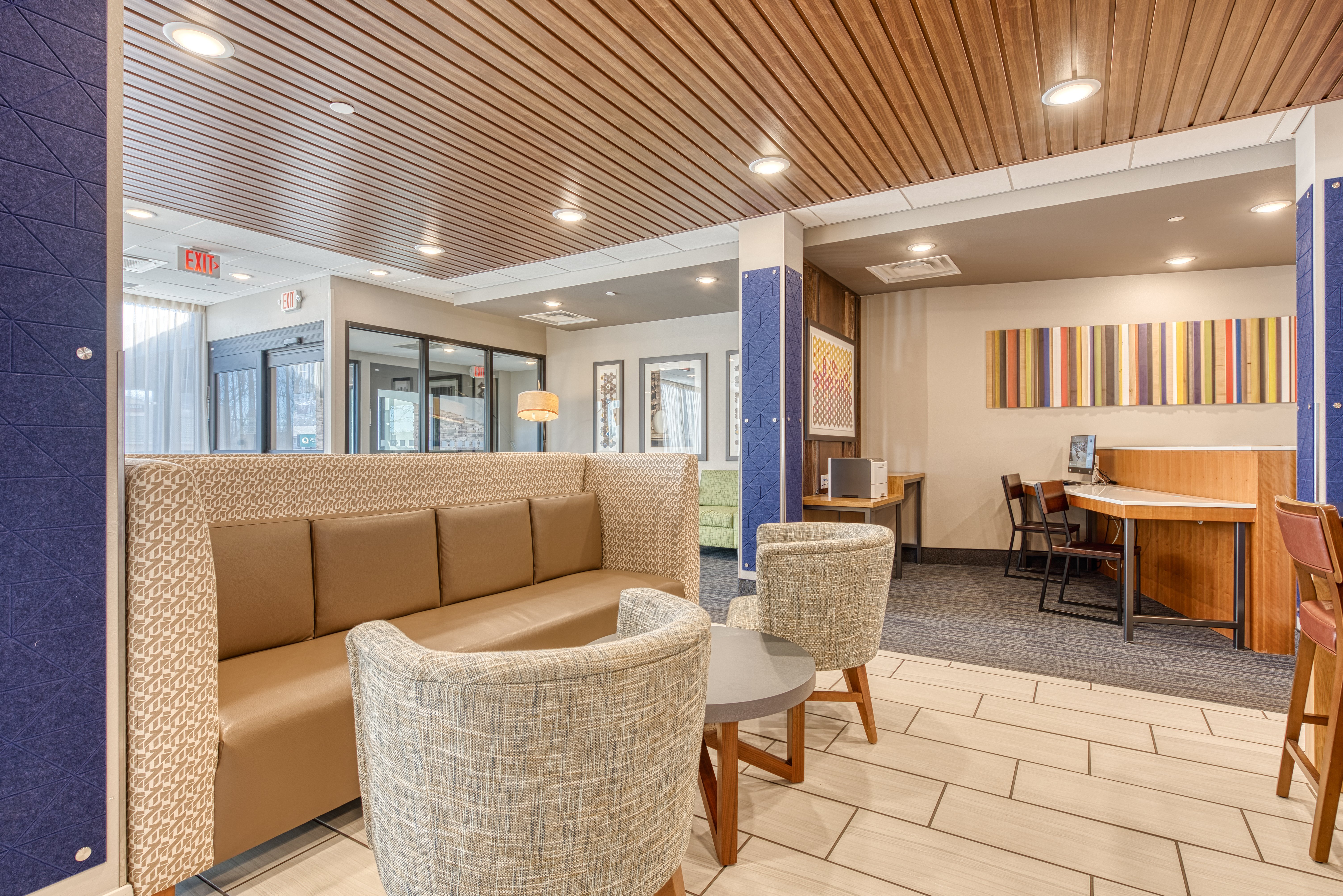 Holiday Inn Express and Suite Manitou Spring 36/54