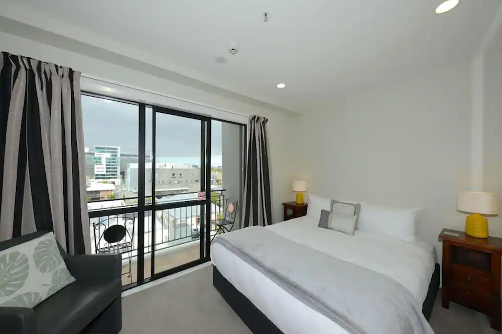 2 BEDROOMS, APARTMENT