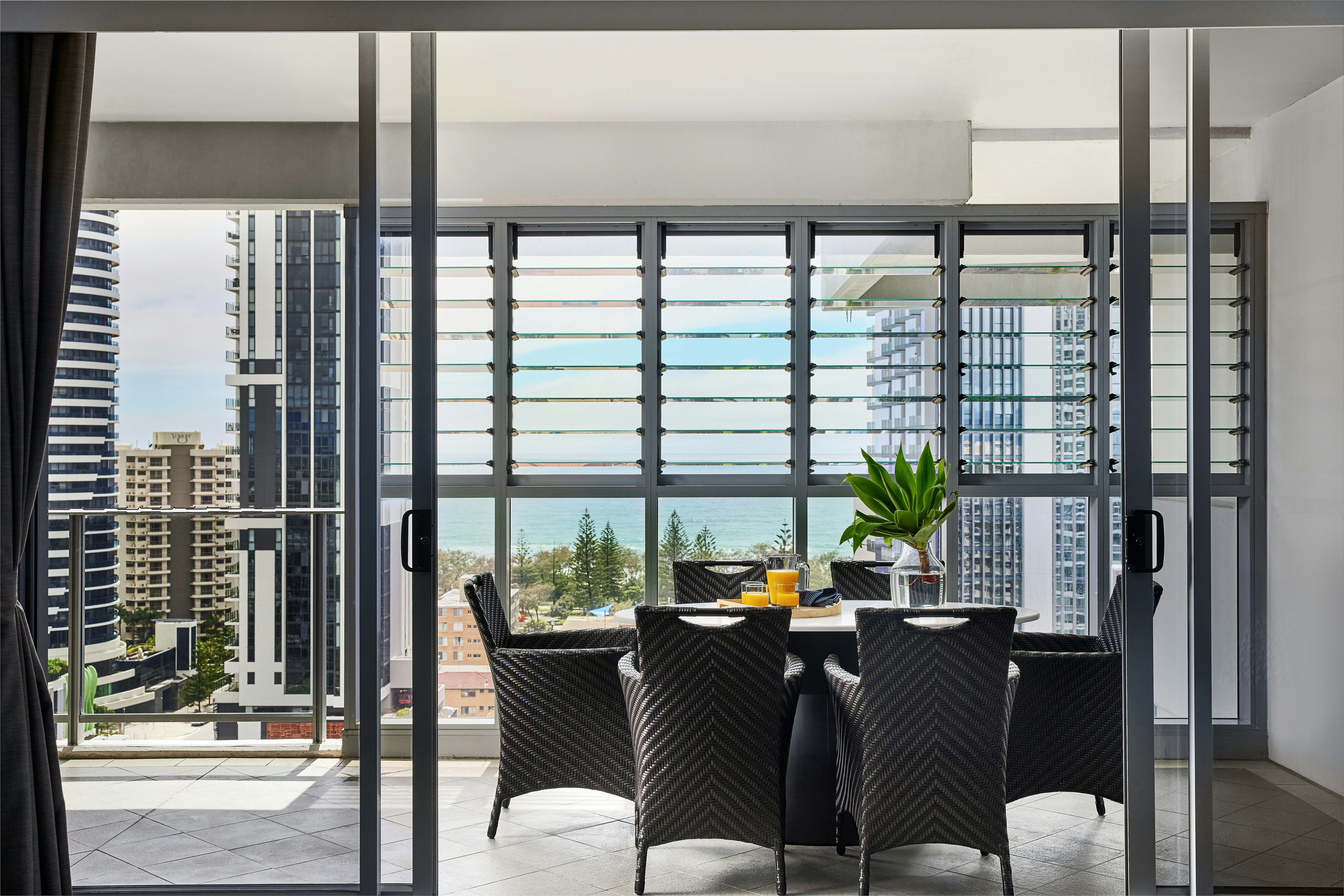 Meriton Suites Broadbeach 26/37