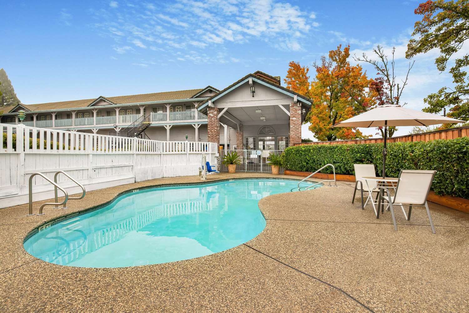Super 8 By Wyndham Auburn 31/31