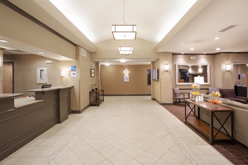 Holiday Inn Express Hotel Suites Yankton 10/71