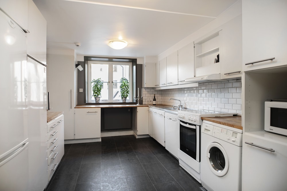 Collectors Victory Apartments 14/48