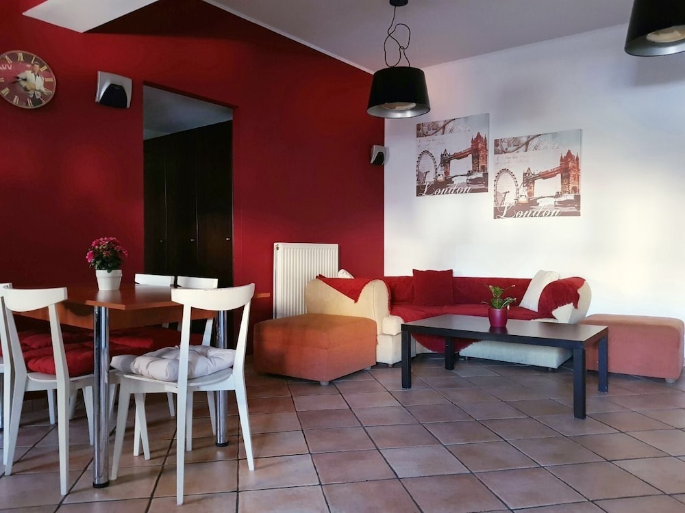 Mc Queen Hotel 42/61