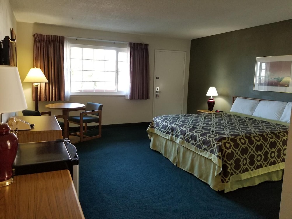 Coastal Breeze Inn Morro Bay Ca 25/47