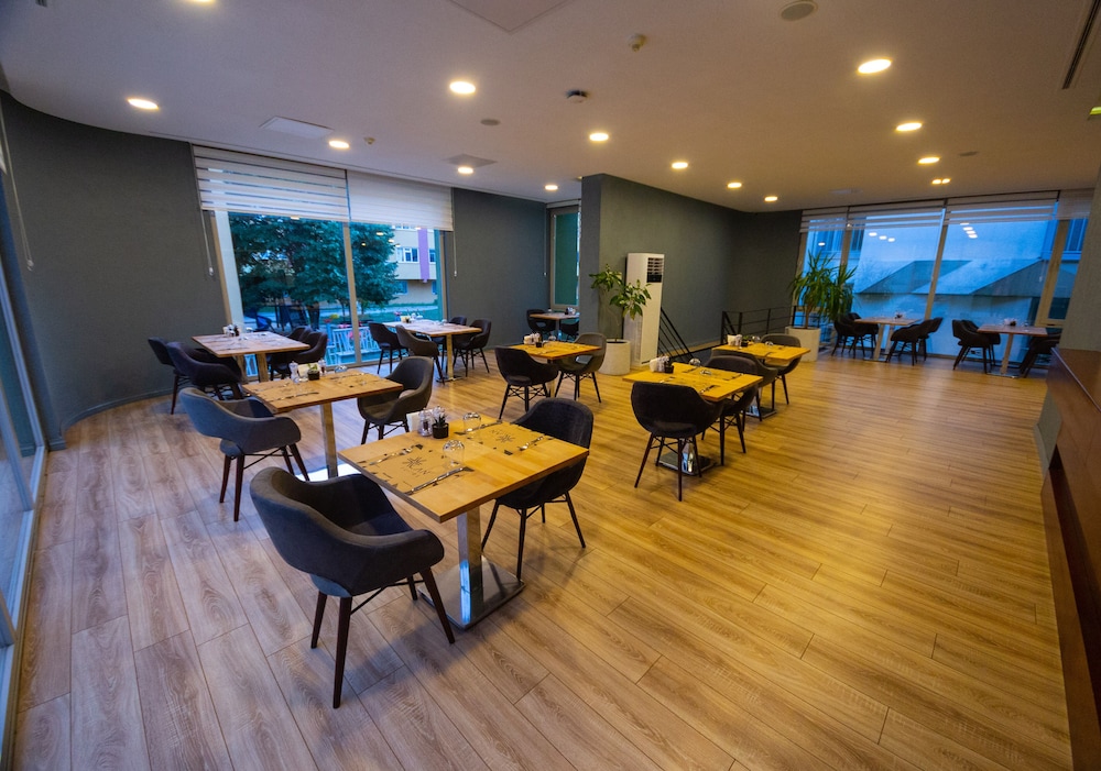Alan Suites 24/50