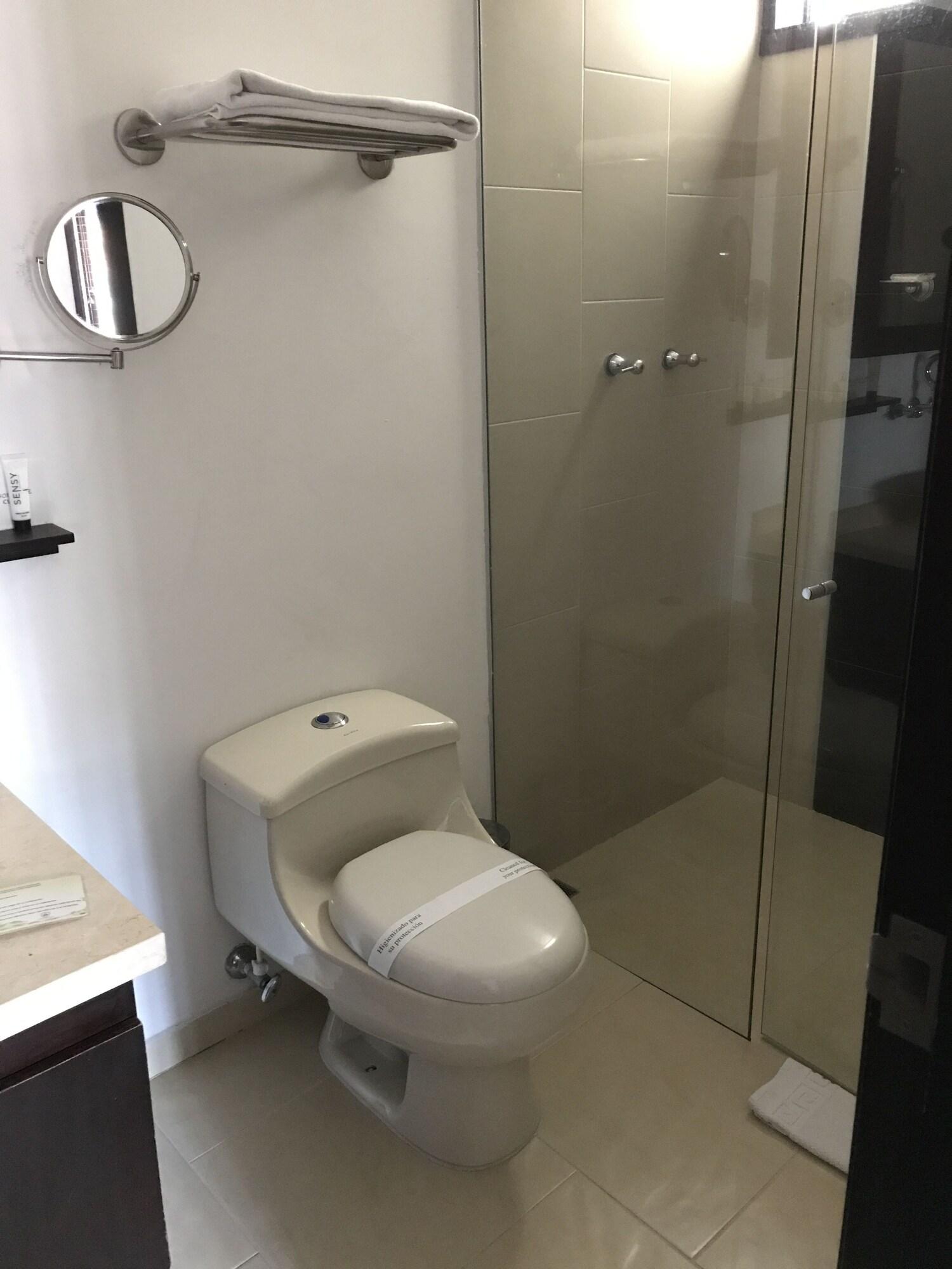 Hotel Boutique Casa Farallones 22/23