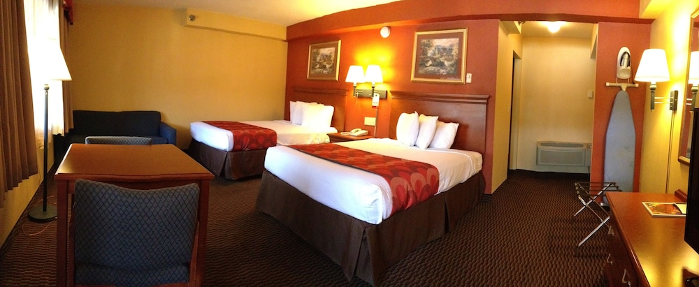 Super 8 by Wyndham Downtown Gatlinburg at Convention Center 19/23