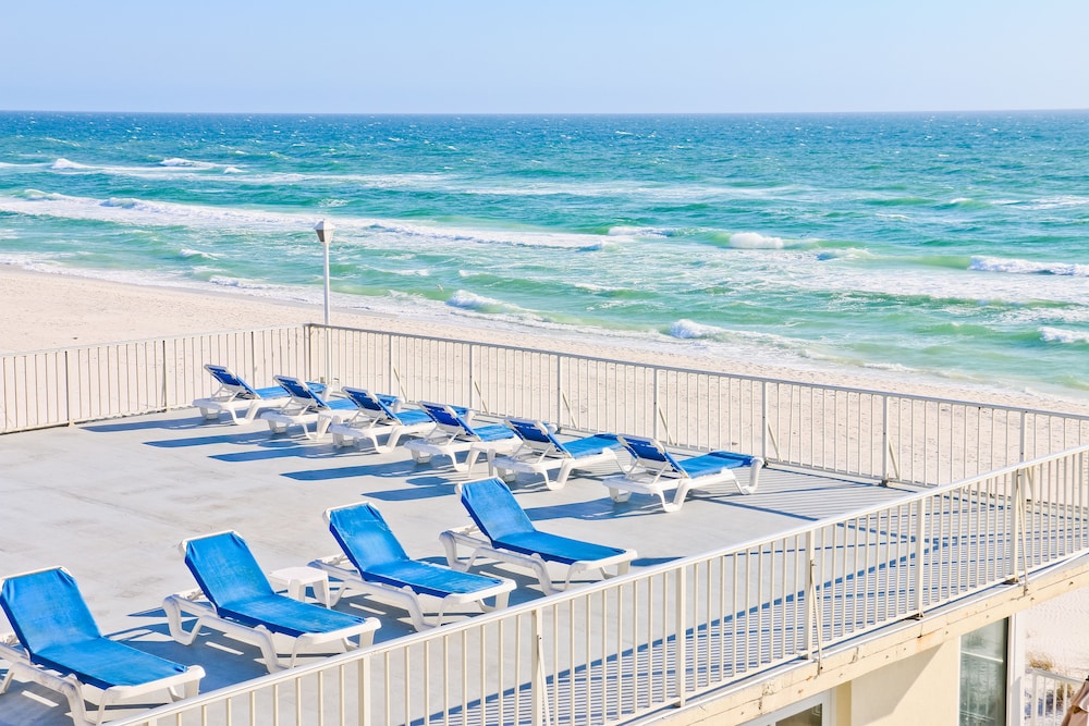 Beachside Resort 57/62