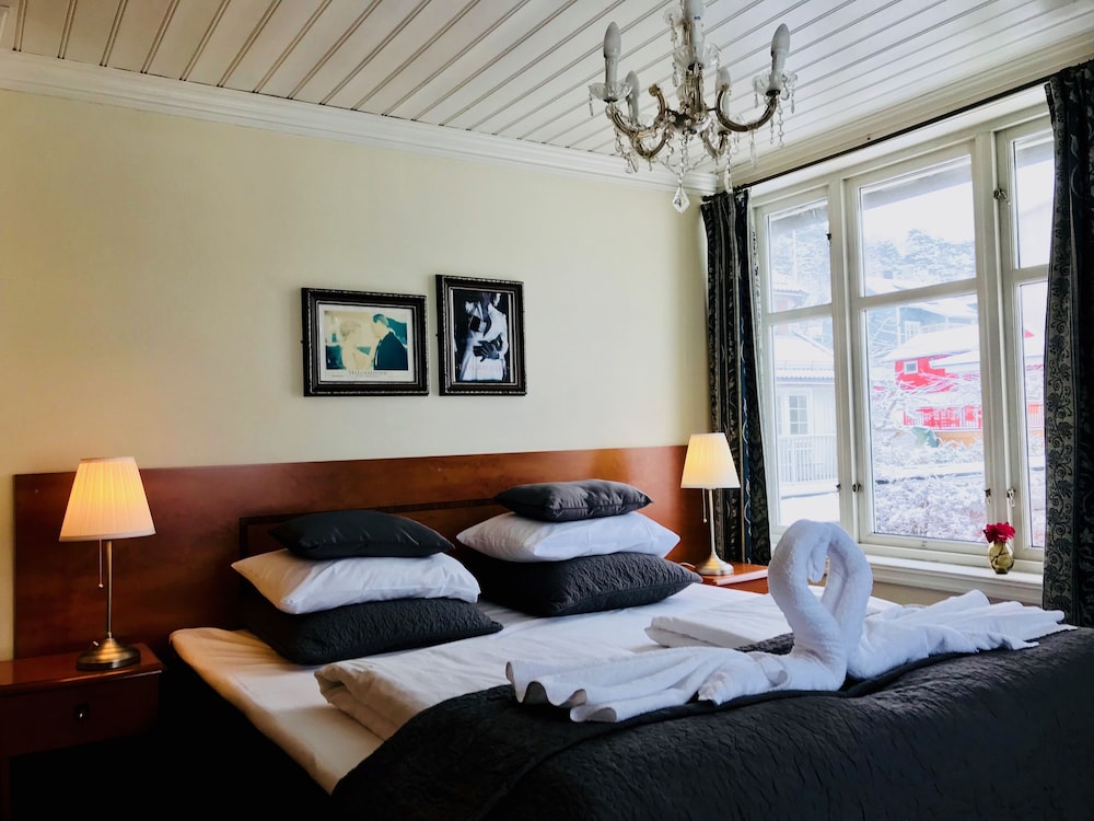 Reenskaug Hotel 9/50