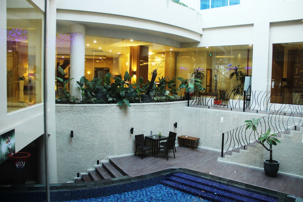 Cavinton Hotel 45/72