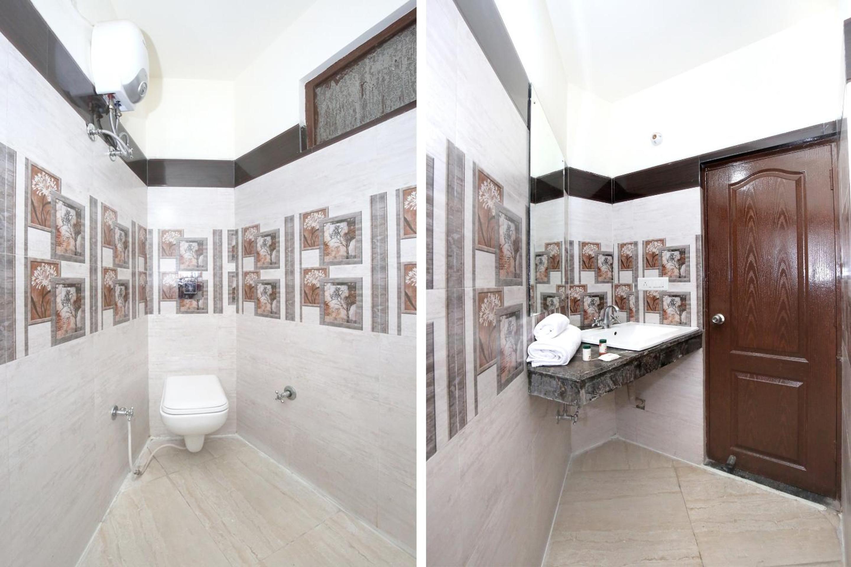 Oyo 10384 Hotel Rajesh Palace 30/30