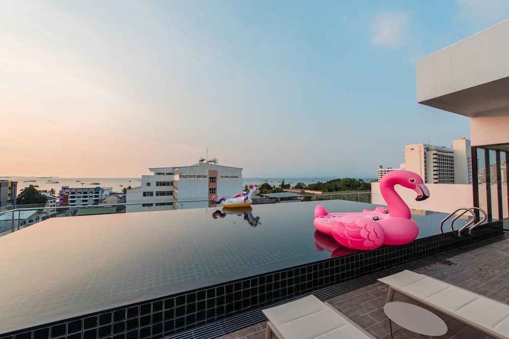 Blackwoods Hotel Pattaya 59/69