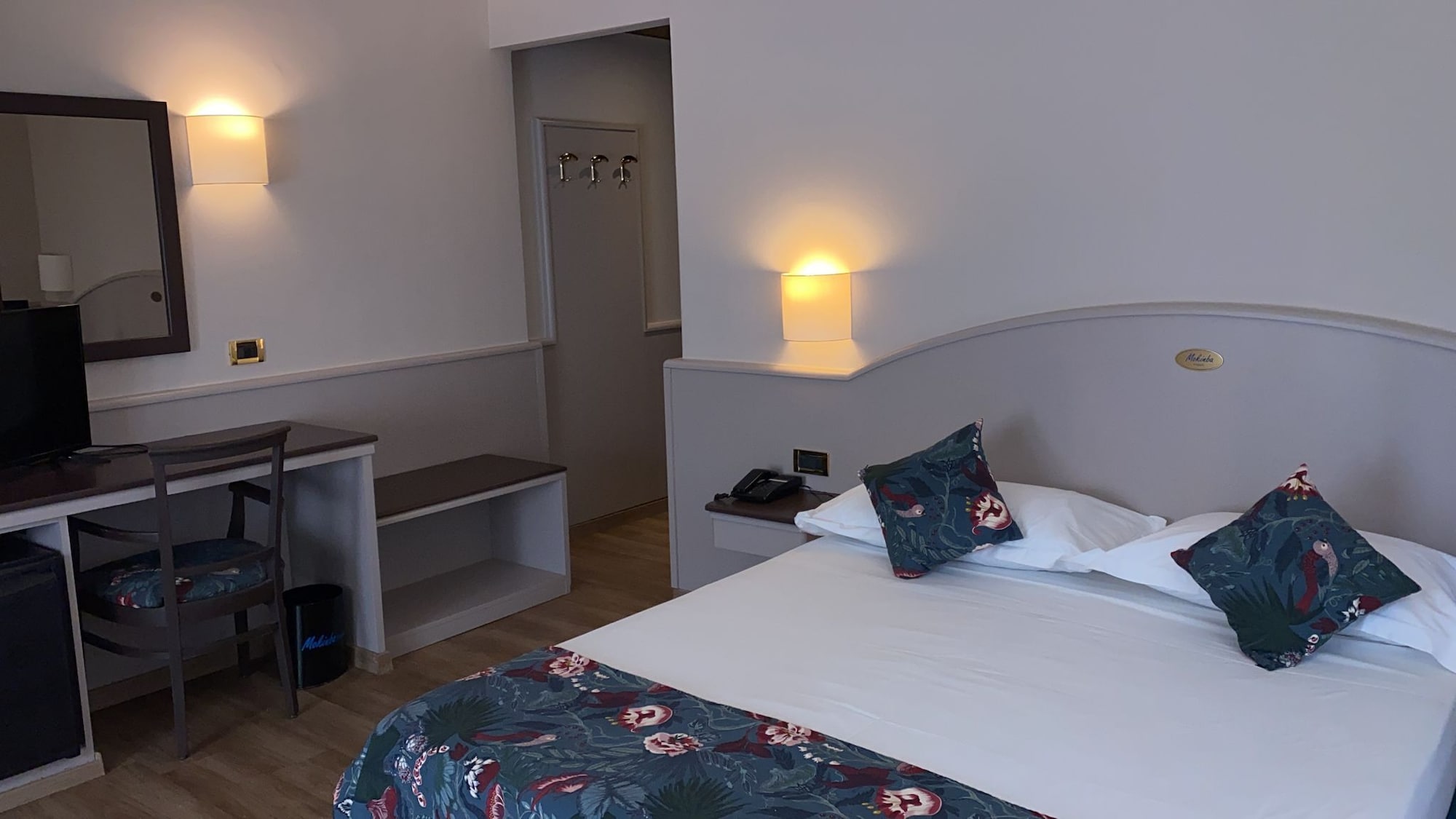 ROOM, TRIPLE