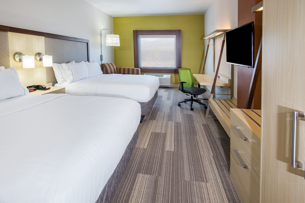 Holiday Inn Express & Suites PAHRUMP 19/61