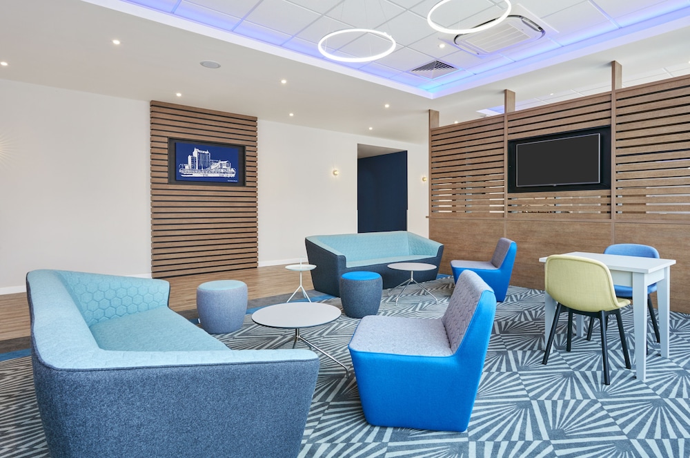 HOLIDAY INN EXPRESS GRIMSBY 22/35
