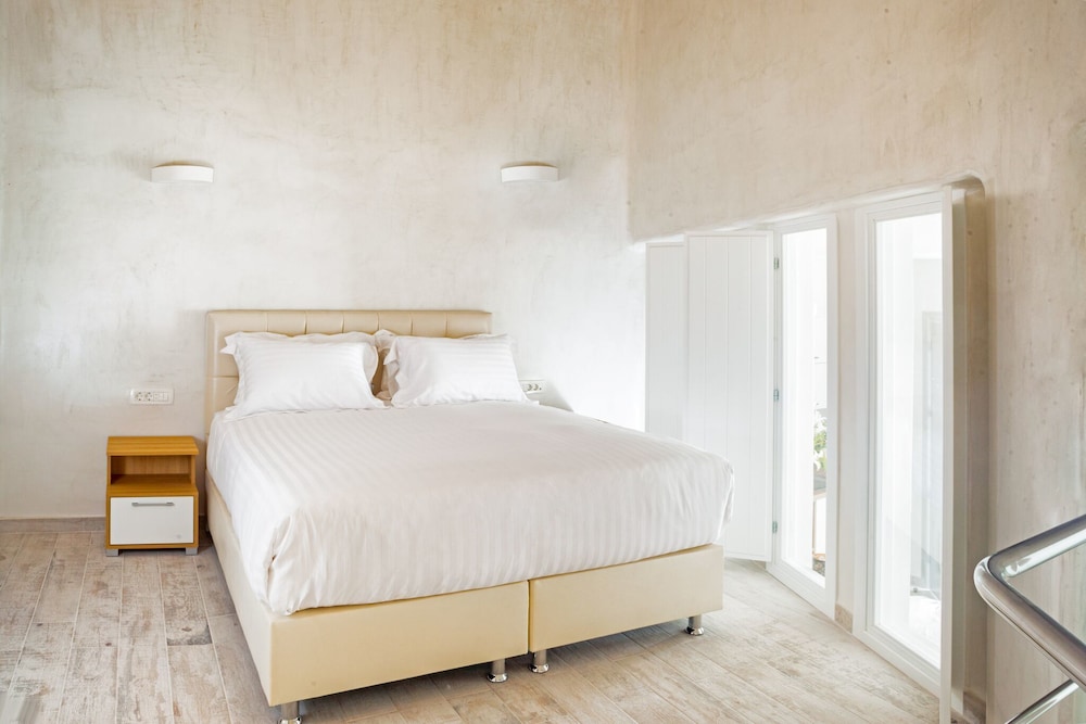 1 BEDROOM, APARTMENT
