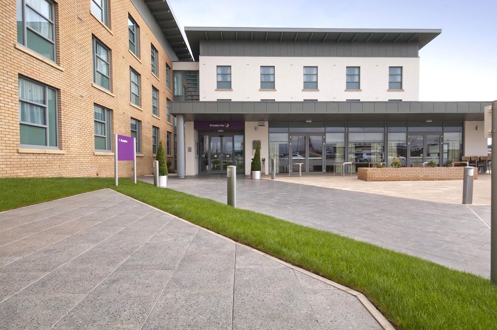 Premier Inn Edinburgh Airport (M9, Jct1) 22/28