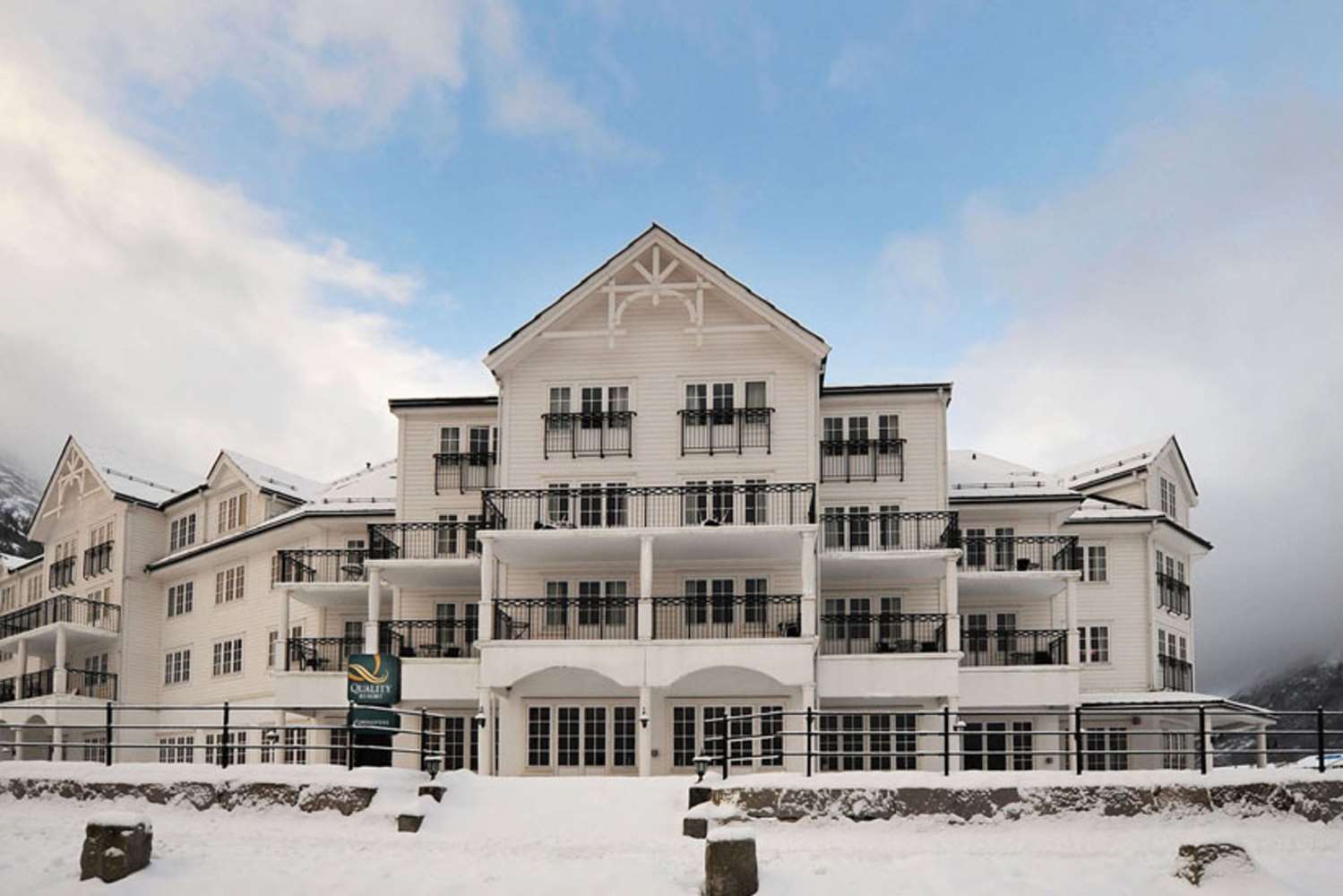 Voringfoss Hotel 1/12
