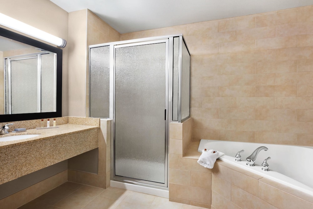 Wingate By Wyndham Bentonville Airport 13/42