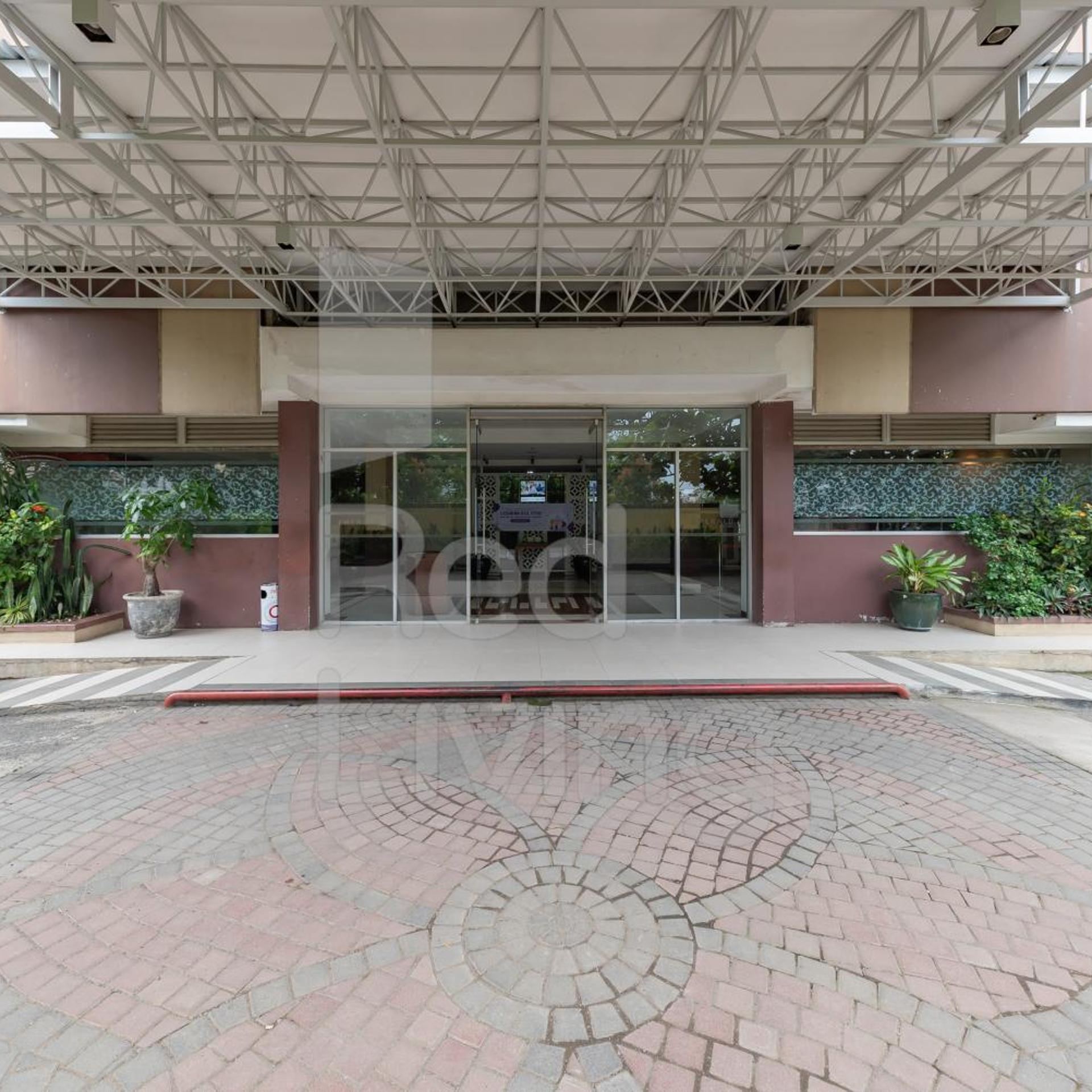 Emerald Apartel 5/51