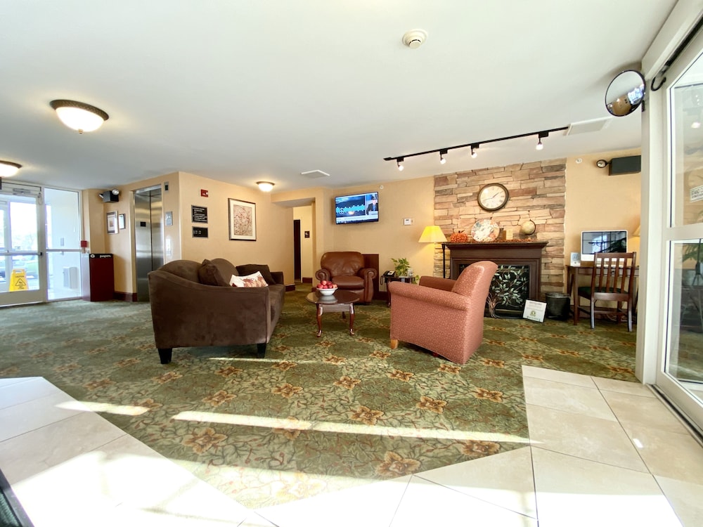 Maine Evergreen Hotel Ascend Hotel Collection 8/33