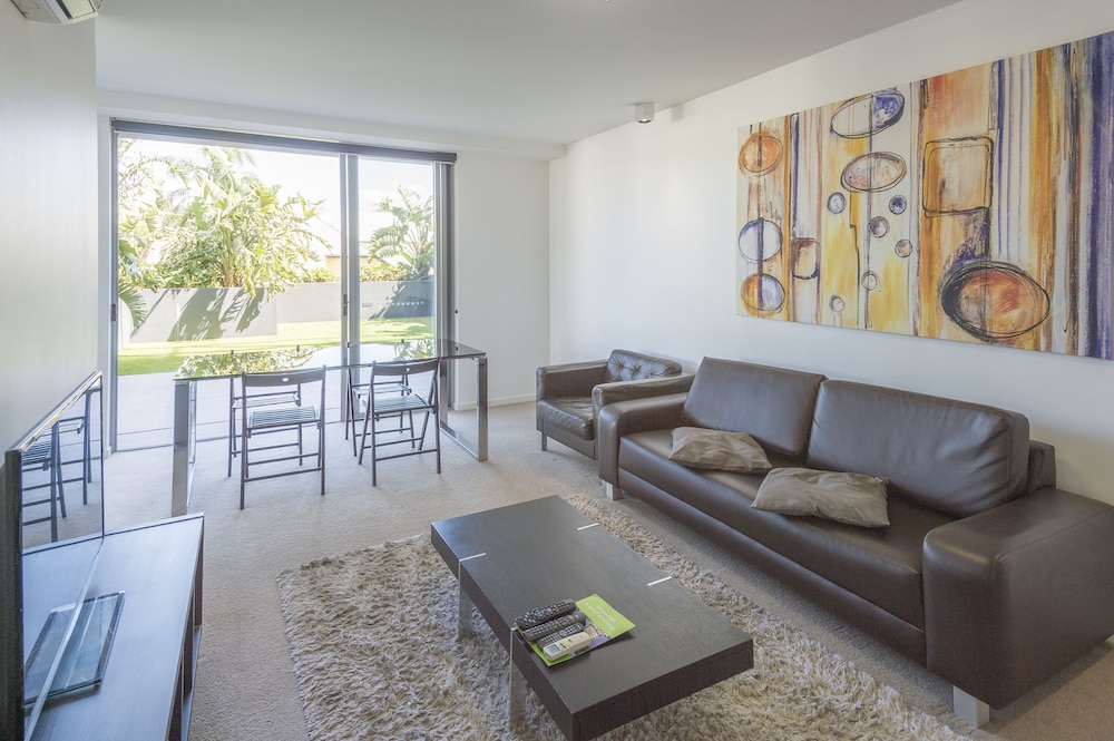 EASTWOOD APARTMENTS 35/46