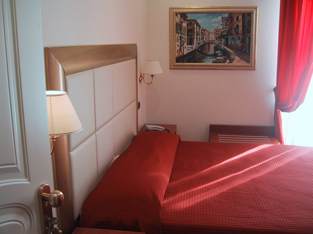Hotel Metropolitan 34/65