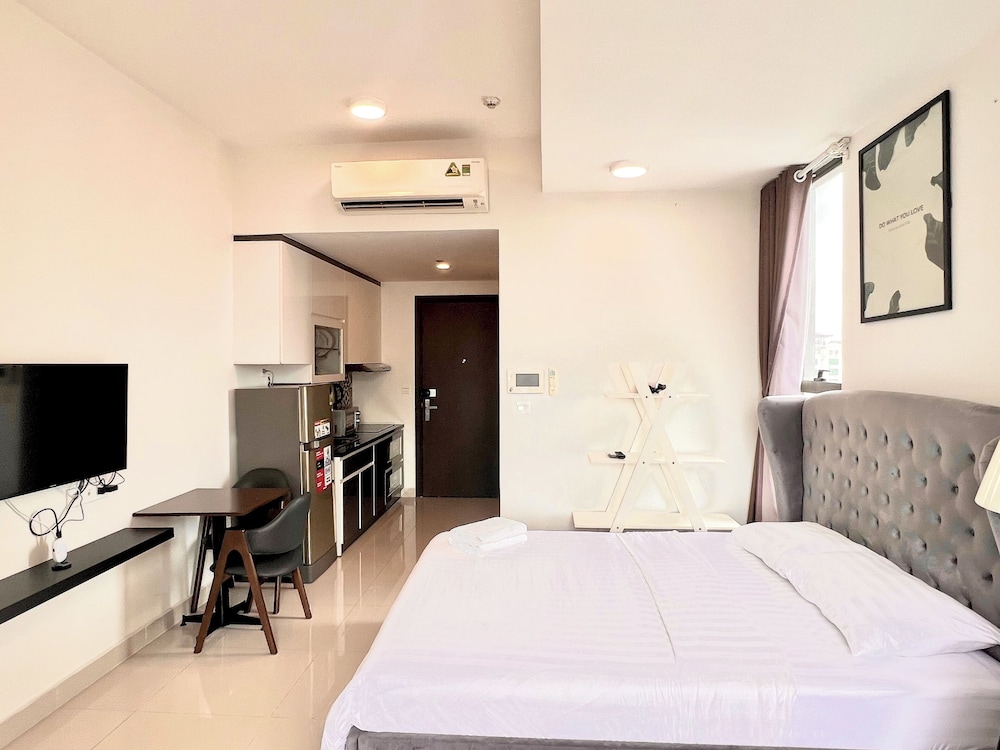 Spacious Saigon 21/50