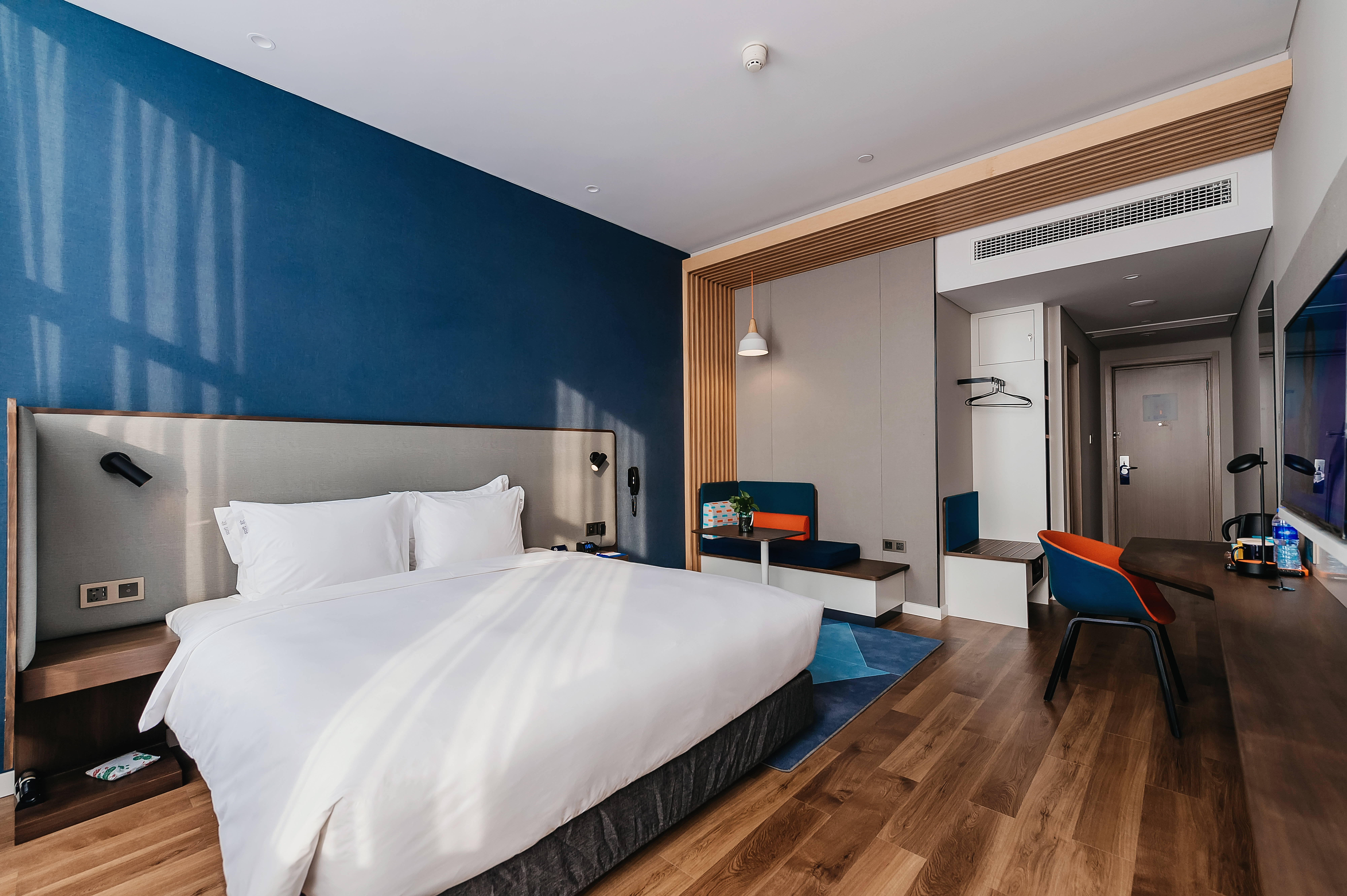 Holiday Inn Express Taizhou Cmc 6/24