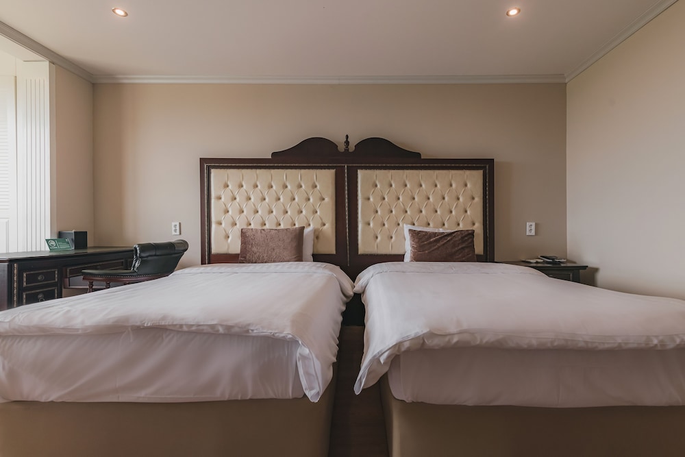 Aria Hotel 15/50