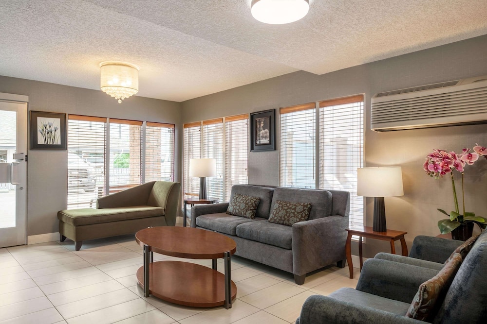 Travelodge by Wyndham Calgary South 28/63