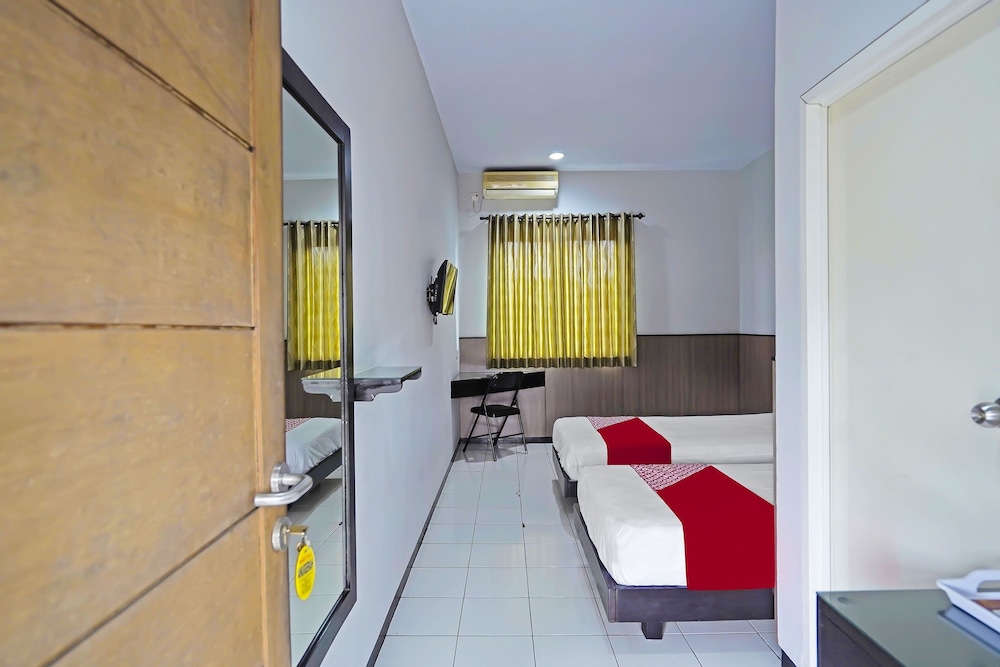 OYO 91710 Hotel Anugerah 11/18