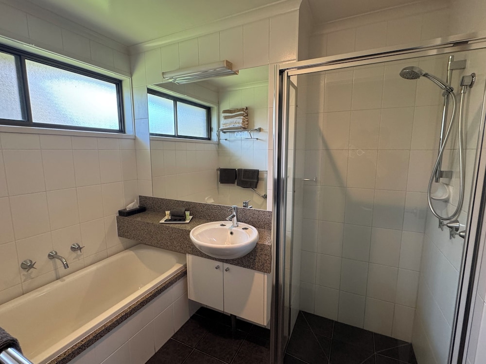 BARWON VALLEY LODGE 64/64