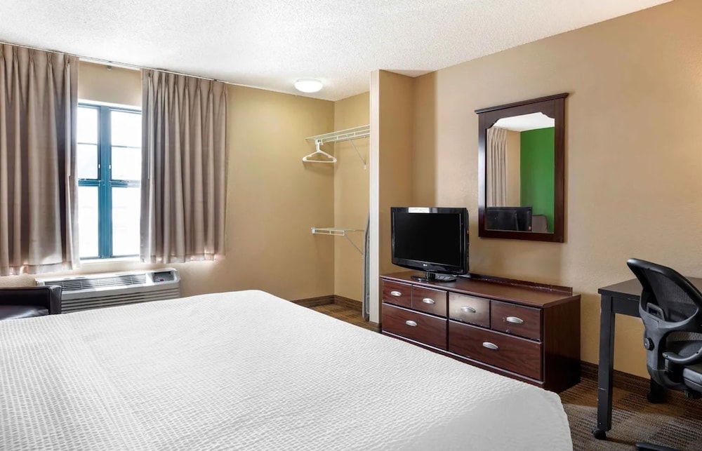 Relax Suites Extended Stay - La Mirada 7/18