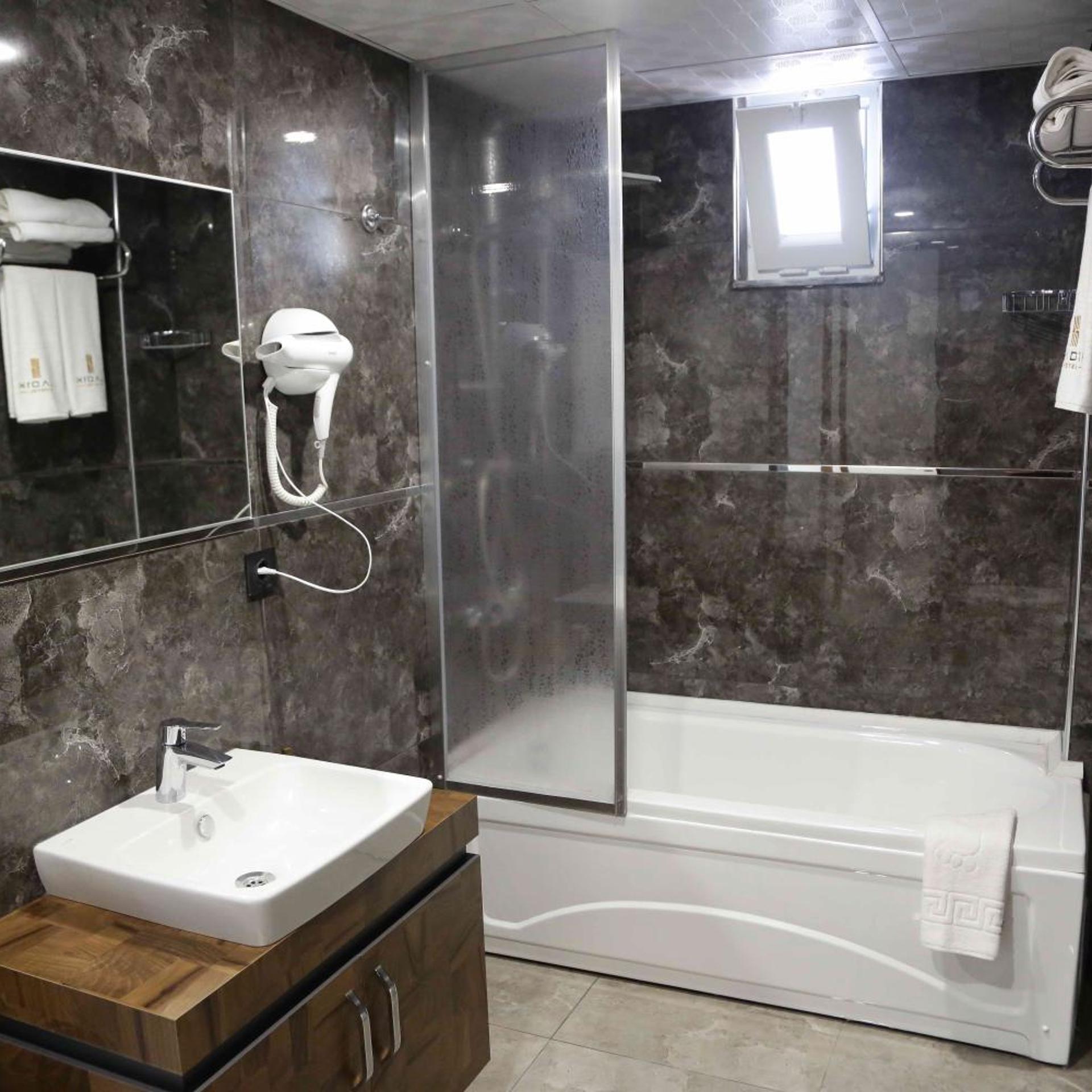 Ladik Hotel 48/50